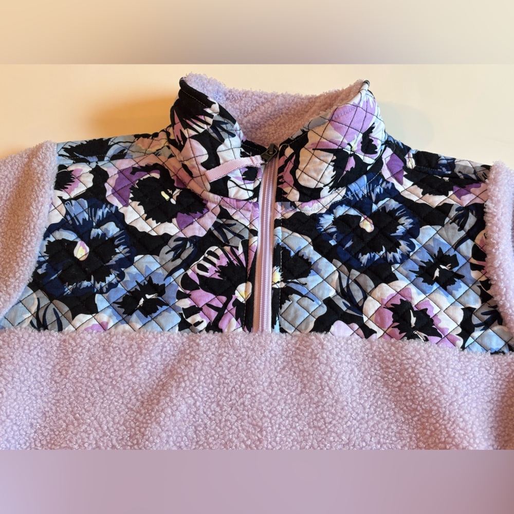 Vera Bradley Texdy Fleece 1/4 Zip pullover in Plum Pansies. Women’s Large